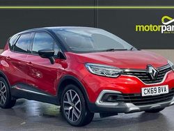 Red/black Used 2019 Renault Captur Version S SUV | £10,795 (Fair price)