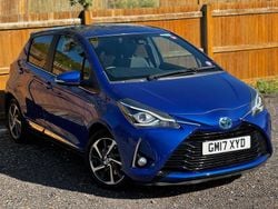 Blue Used 2017 Toyota Yaris Hybrid Hatchback | £12,899 (Fair price)