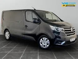 Black Used 2023 Renault Trafic Van | £18,795 (Fair price)