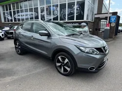 Grey Used 2016 Nissan Qashqai N-Connecta SUV | £7,990 (Fair price)