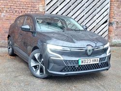 Black Used 2023 Renault Mégane Equilibre Hatchback | £18,998 (Fair price)