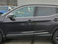 Black pearl Used 2015 Nissan Qashqai Tekna SUV | £7,675 (Fair price)