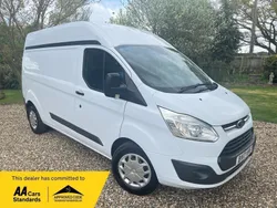 White Used 2017 Ford Transit Custom Trend | £9,695 (Fair price)