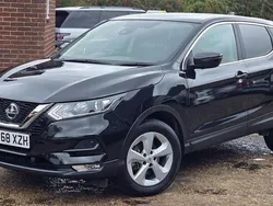 Black Used 2018 Nissan Qashqai Acenta Premium SUV | £14,999 (Good price)