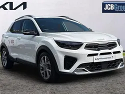 White Used 2022 Kia Stonic 4 SUV | £15,995 (Fair price)