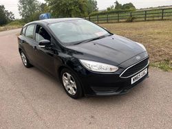 Black Used 2015 Ford Focus Style Hatchback | £3,750 (Fair price)