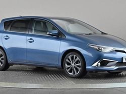 Blue Used 2017 Toyota Auris Hatchback | £10,598 (Fair price)