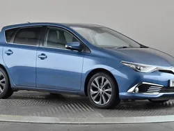 Blue Used 2017 Toyota Auris Hatchback | £10,748 (Fair price)