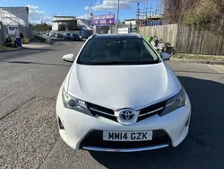White Used 2014 Toyota Auris Hybrid Estate | £3,790
