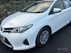 Used 2013 Toyota Auris Active | £3,995