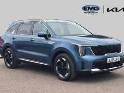 Blue Used 2025 Kia Sorento SUV | £41,795 (Fair price)