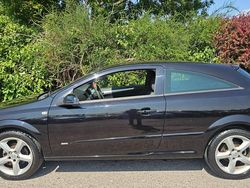 Black Used 2005 Vauxhall Astra SRi Hatchback | £2,495 (A bit pricey)