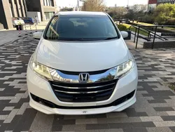 White Used 2016 Honda Odyssey MPV | £12,995 (A bit pricey)