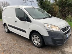 White Used 2017 Peugeot Partner Van | £4,500 (Fair price)