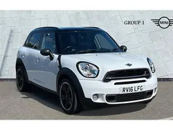 White Used 2016 Mini Cooper S Countryman Chili SUV | £10,875 (Expensive)