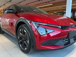 New 2025 Kia EV6 Air SUV | £43,575 (Expensive)