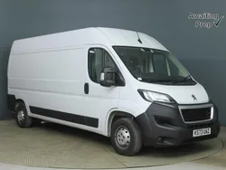 White Used 2023 Peugeot Boxer Premium Van | £16,875 (Good price)