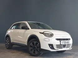 Pastel white New 2025 Fiat 600 Hatchback | £21,498 (Fair price)