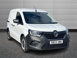 Mineral white Used 2023 Renault Kangoo MPV | £12,695 (Fair price)