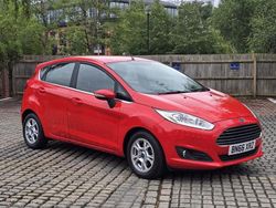Red Used 2016 Ford Fiesta Zetec Hatchback | £5,599 (Fair price)