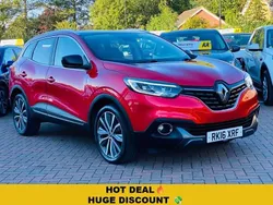 Red Used 2016 Renault Kadjar Signature SUV | £6,700 (Fair price)