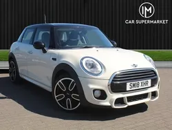 White Used 2018 Mini Cooper Hatch Hatchback | £9,985 (Fair price)