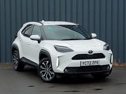 White Used 2022 Toyota Yaris Hybrid Design Estate | £20,498 (Fair price)