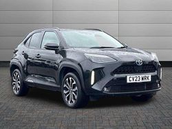 Black Used 2023 Toyota Yaris Hybrid Design SUV | £20,995 (Fair price)