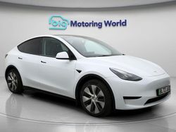 White Used 2022 Tesla Model Y RWD SUV | £20,900 (Fair price)
