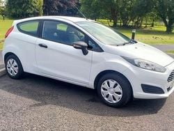 White Used 2013 Ford Fiesta Zetec Hatchback | £3,995 (Fair price)