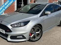 Silver Used 2015 Ford Focus ST Hatchback | £11,595 (Good price)