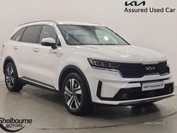 White Used 2022 Kia Sorento SUV | £35,450 (Good price)