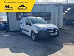 White Used 2019 Peugeot Partner S MPV | £5,495 (A bit pricey)