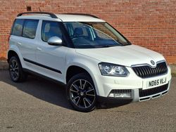 White Used 2016 Skoda Yeti SE L SUV | £6,995 (Fair price)