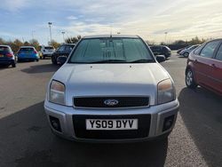 Silver Used 2009 Ford Fusion Zetec Hatchback | £3,295 (Expensive)