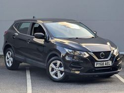 Black Used 2018 Nissan Qashqai Acenta Premium SUV | £11,680 (A bit pricey)