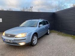 Blue Used 2005 Ford Mondeo Ghia Estate | £1,495 (Fair price)