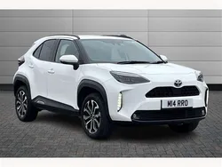 White Used 2023 Toyota Yaris Cross Design SUV | £22,495 (Fair price)