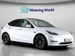 White Used 2023 Tesla Model Y Performance SUV | £33,800 (Fair price)