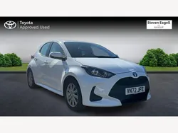 White Used 2022 Toyota Yaris Hybrid Hatchback | £15,981 (Fair price)