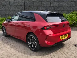 Red Used 2024 Vauxhall Astra Ultimate Hatchback | £22,799 (Fair price)