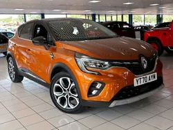 Orange/black Used 2020 Renault Captur Version S SUV | £14,289 (Fair price)
