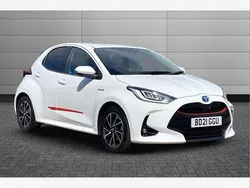 Pure white Used 2021 Toyota Yaris Hybrid Design Hatchback | £15,750 (Fair price)