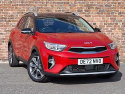 Red Used 2022 Kia Stonic 4 SUV | £15,698 (Fair price)