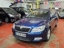 Blue Used 2010 Skoda Octavia Elegance Estate | £2,000 (Good price)
