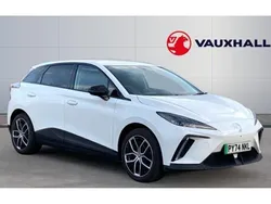 White Used 2025 MG MG4 EV Trophy Hatchback | £21,192 (Fair price)