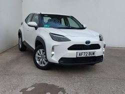 White Used 2022 Toyota Yaris Hybrid Estate | £19,298 (Good price)