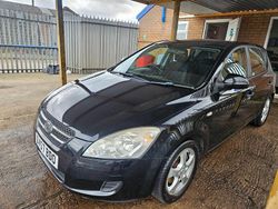Black Used 2007 Kia Ceed 2 Hatchback | £1,495 (Expensive)