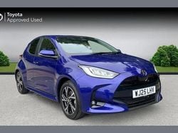 Juniper blue Used 2025 Toyota Yaris Hybrid Design Hatchback | £21,290 (Good price)
