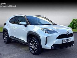 White Used 2023 Toyota Yaris Hybrid Design | £17,794 (Fair price)
